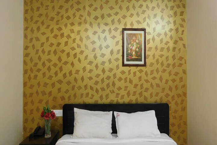 Room 12 of 22