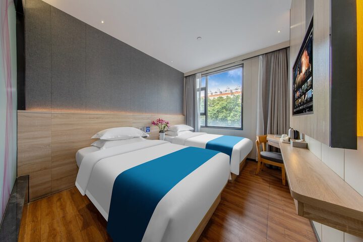 Room 15 of 41