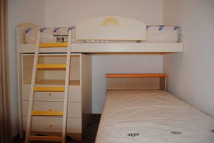 Room 22 of 64
