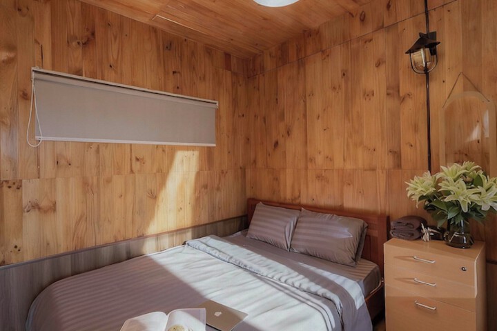 Room 9 of 49