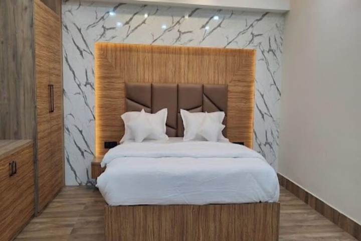 Room 12 of 44
