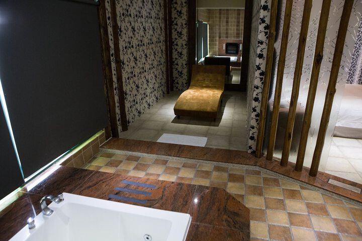 Room 60 of 79