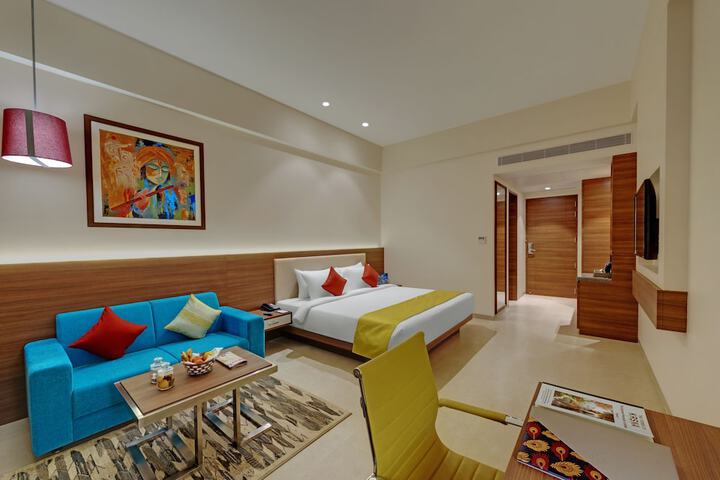 Room 4 of 55