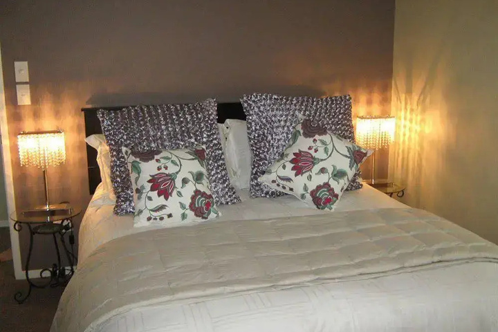 Room 2 of 15