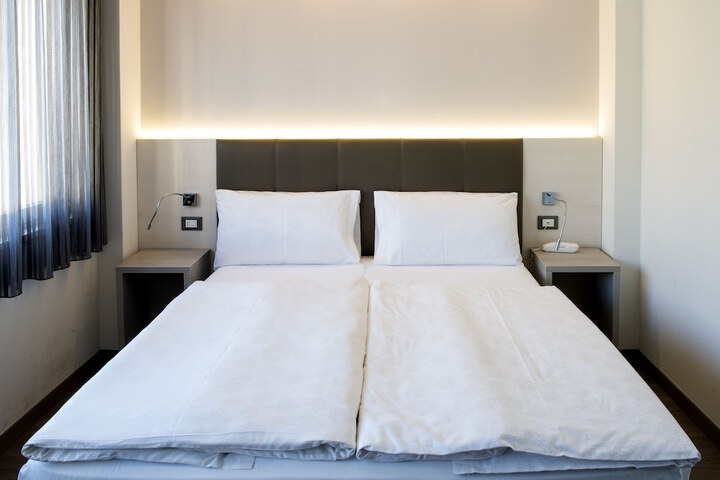 Room 6 of 41