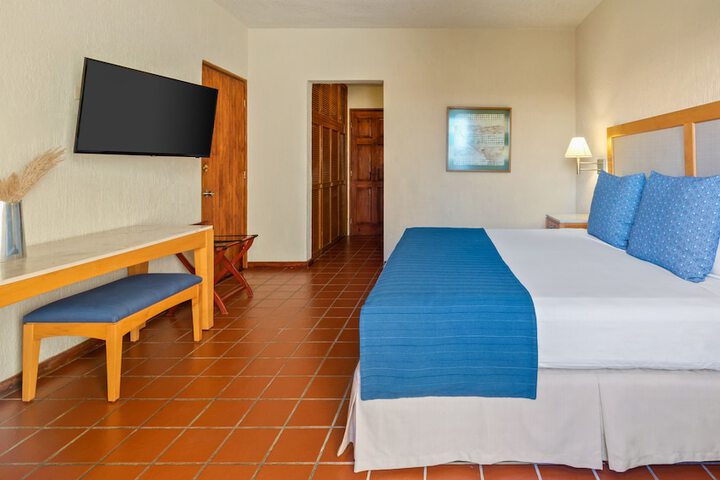 Room 9 of 35