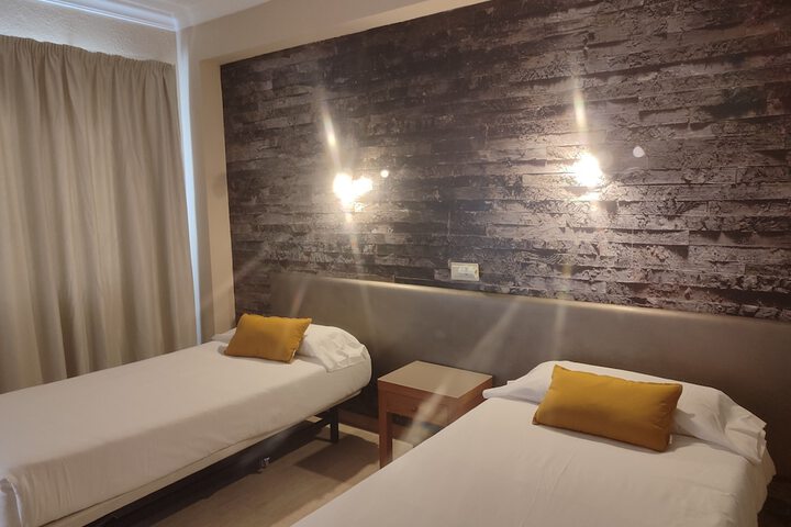 Room 42 of 86