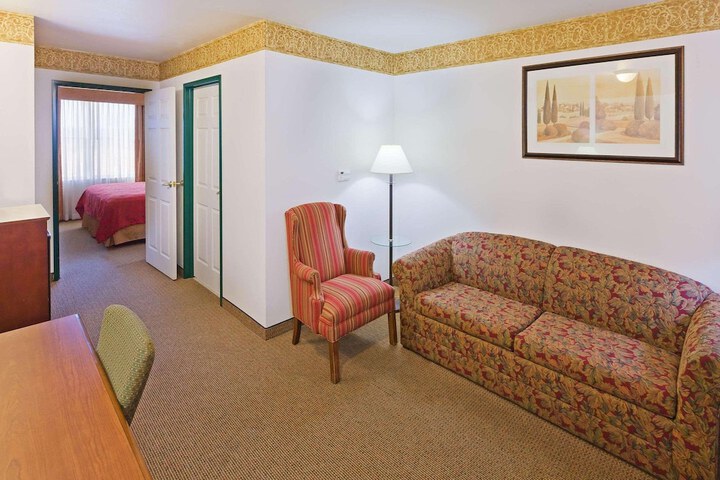 Studio Suite King Bed (9 of 11)