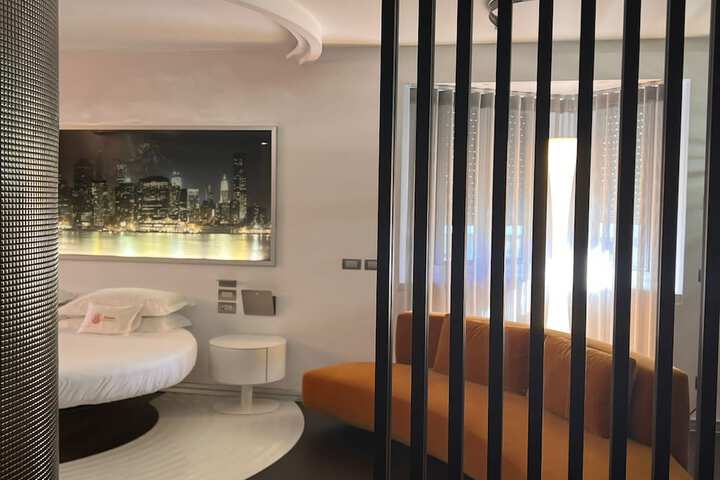Room 14 of 52