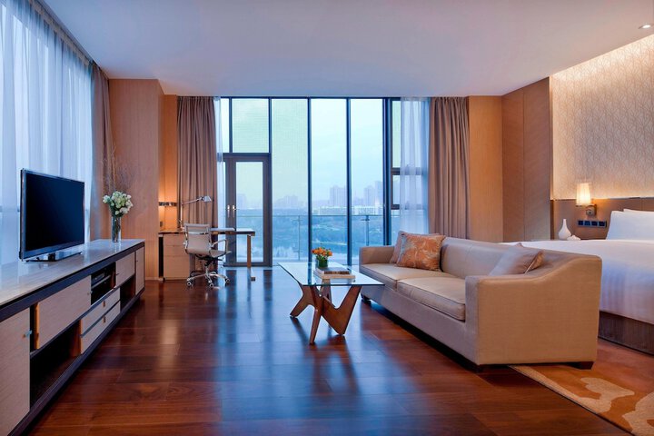 Room 25 of 51