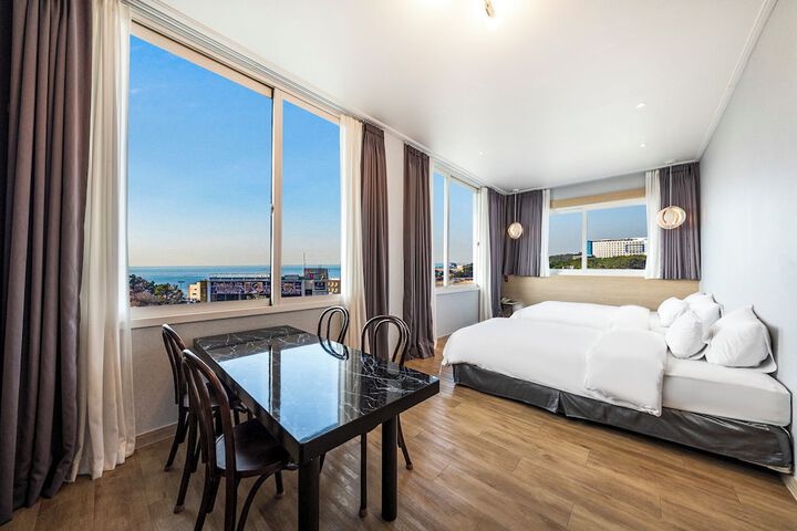Room 20 of 39