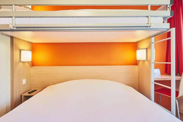Room 12 of 39