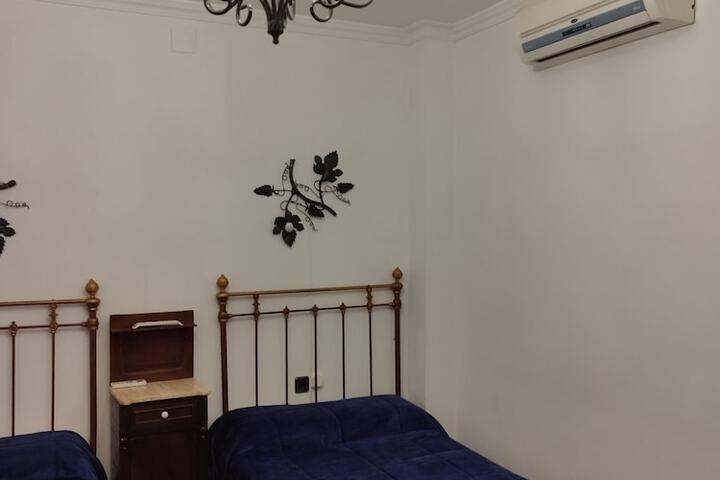 Room 17 of 44
