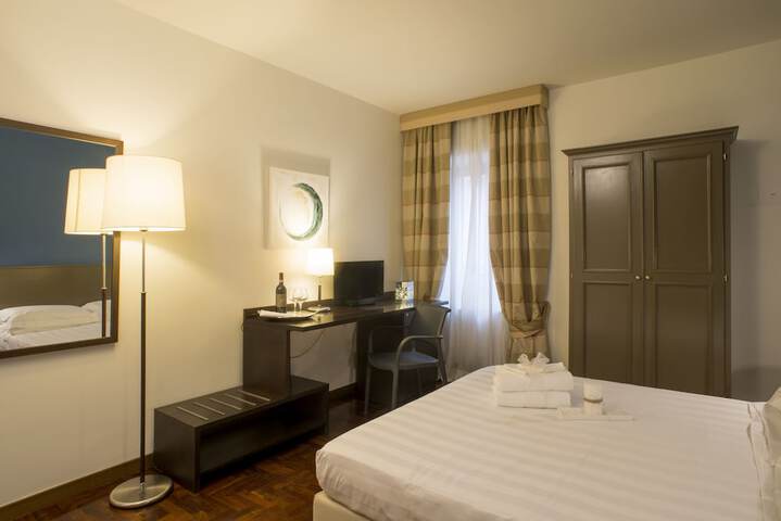 Room 4 of 49