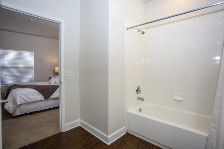 Room 7 of 25