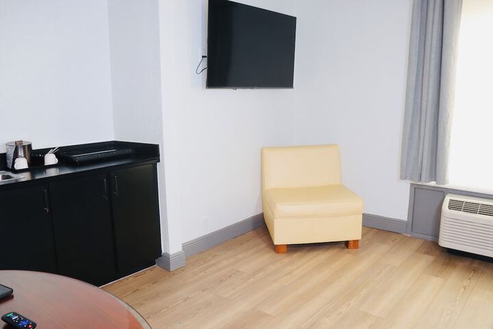 Room 26 of 65
