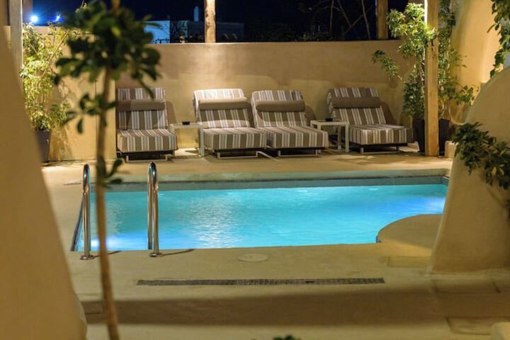 Pool 37 of 102