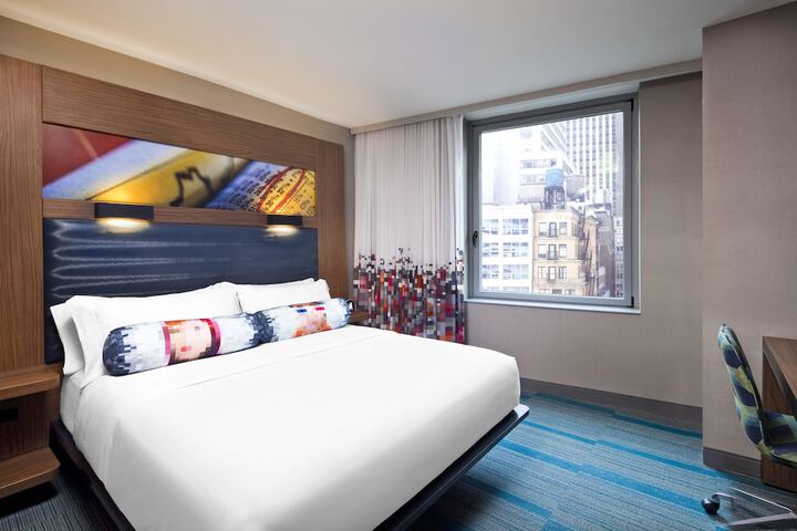 Room 9 of 25