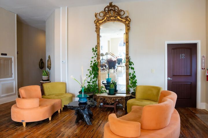 Concierge desk