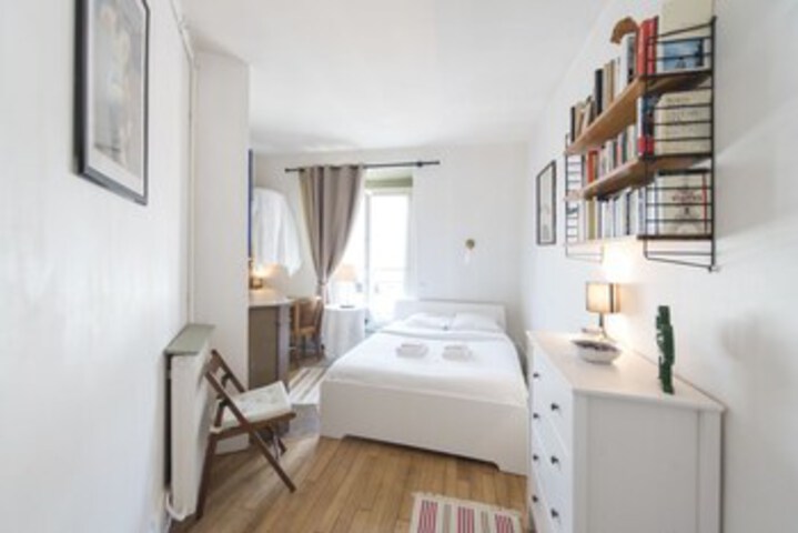 Room 10 of 11