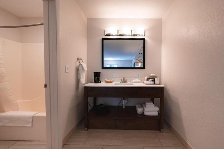 Room 13 of 19