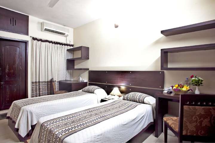 Room 6 of 36