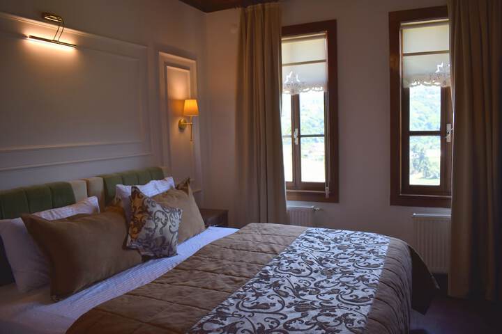 Room 2 of 42