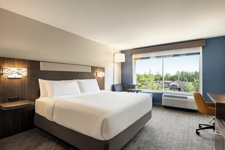 Standard King Bed Accessible (6 of 16)