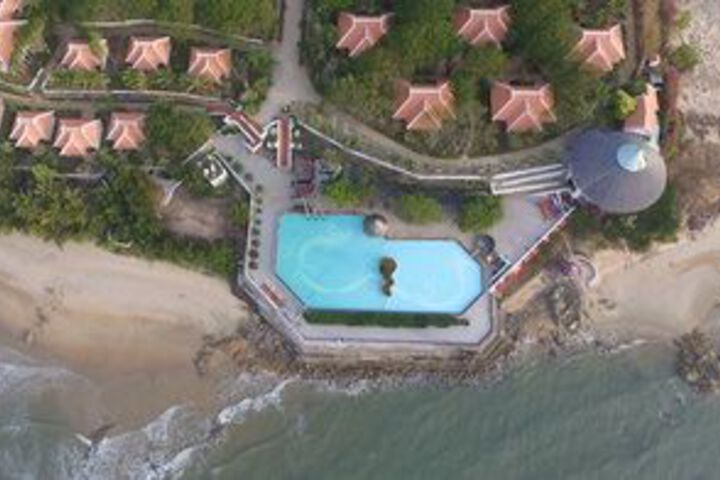 Hotel 4 of 104