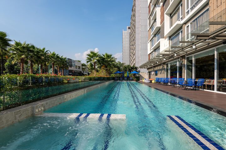 Pool 102 of 190
