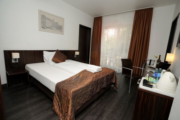 Room 16 of 55