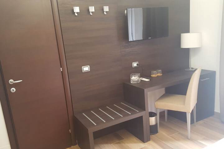 Room 27 of 41