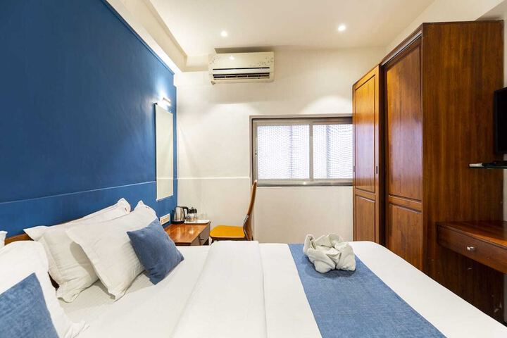 Room 7 of 25