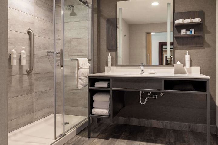 Bathroom shower