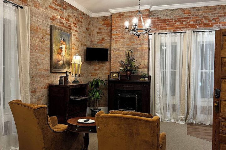 Room 27 of 47