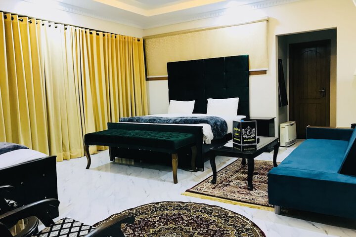Room 25 of 87