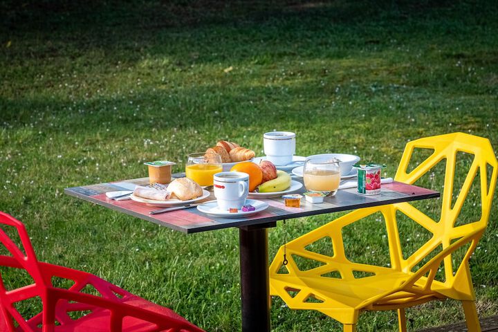 Breakfast/Coffee Service 30 of 44