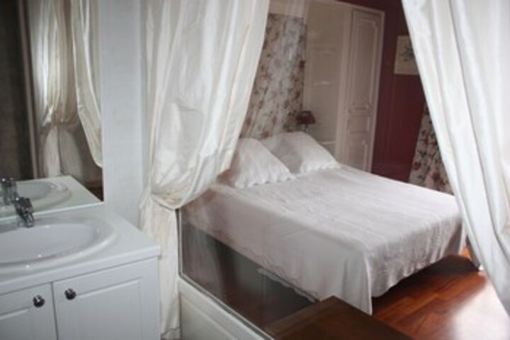 Room 8 of 26