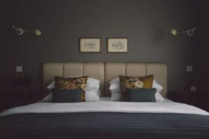 Room 49 of 64