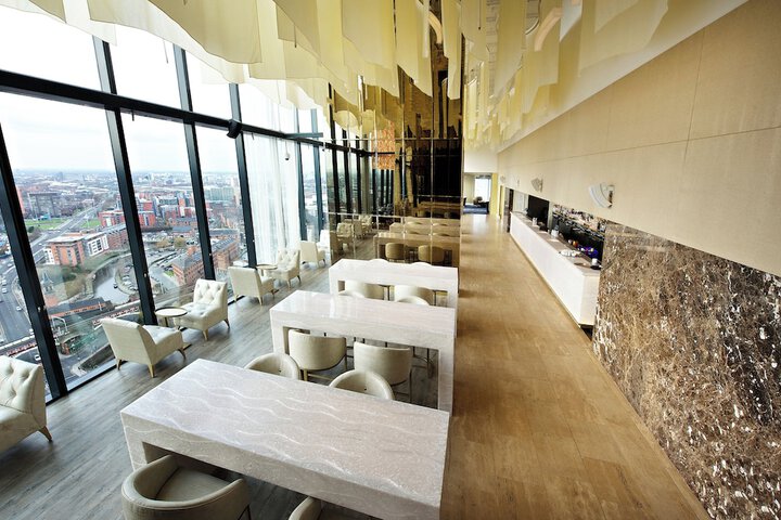 Lounge 213 of 260
