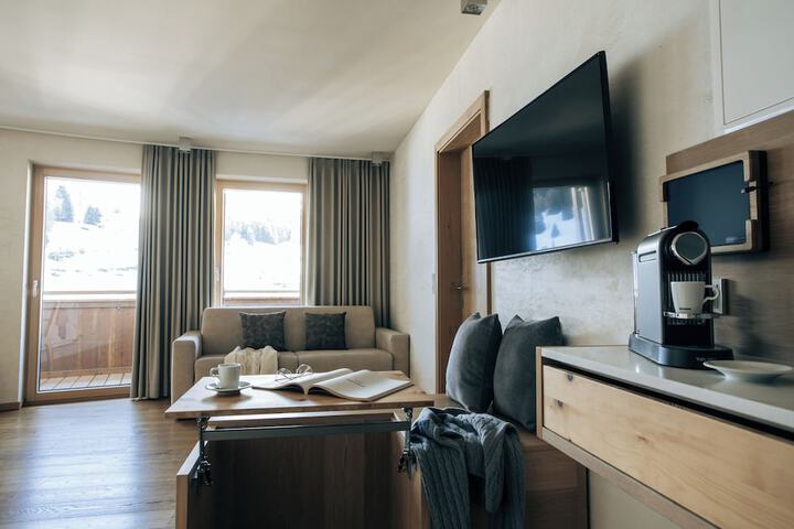 Room 26 of 240