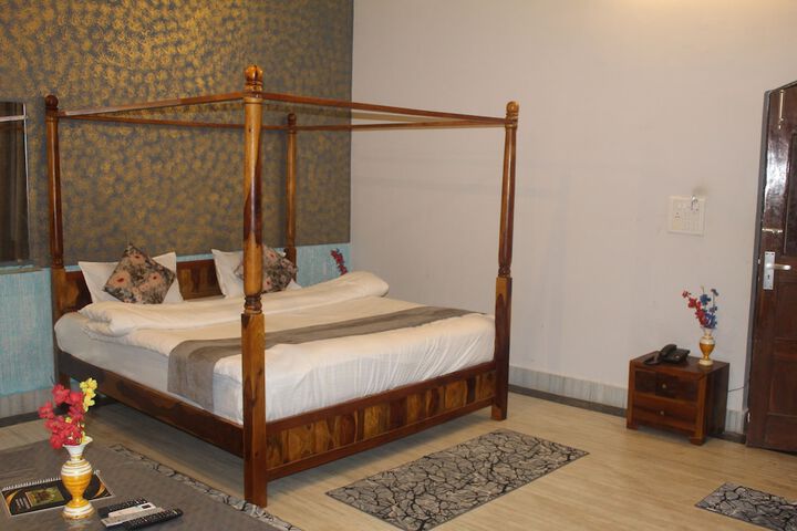 Room 27 of 56