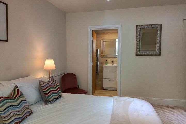 Room 16 of 35