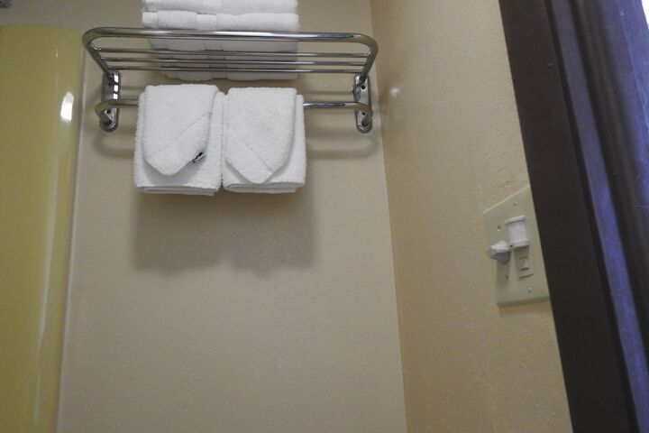 Room 19 of 34