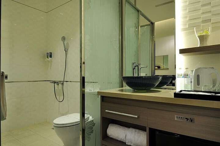 Room 40 of 59