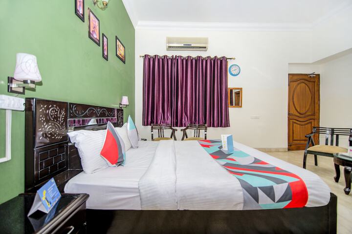 Room 2 of 5