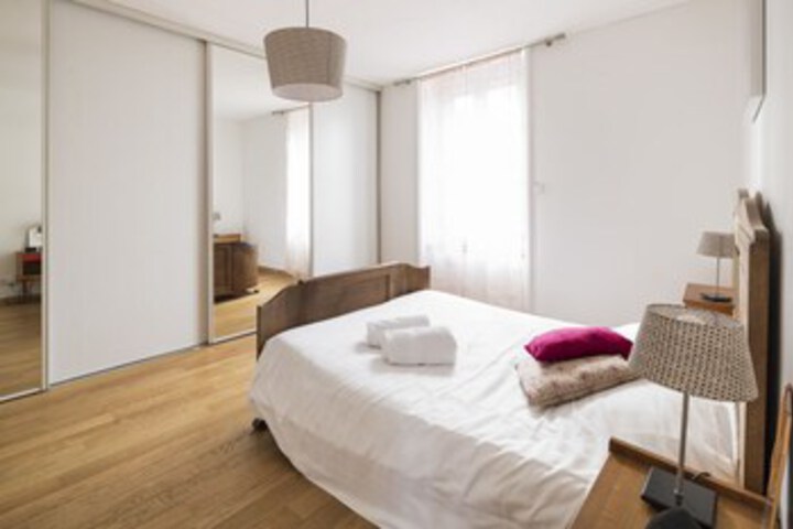 Room 25 of 28