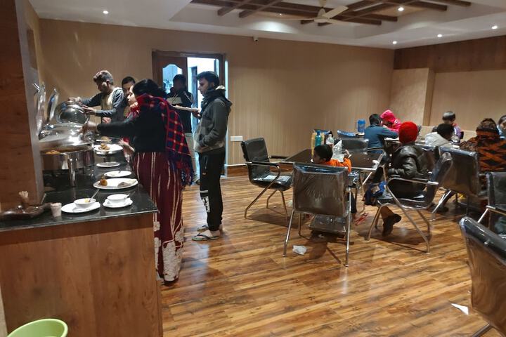 Dining 20 of 23