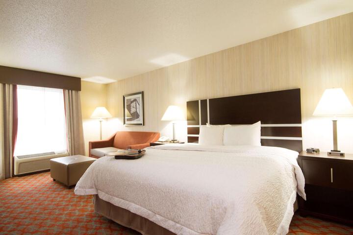 1 King Bed (6 of 13)
