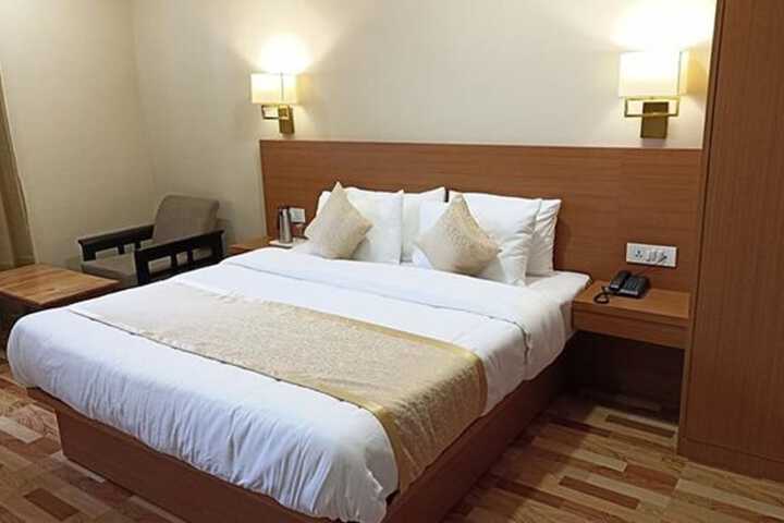 Room 9 of 25
